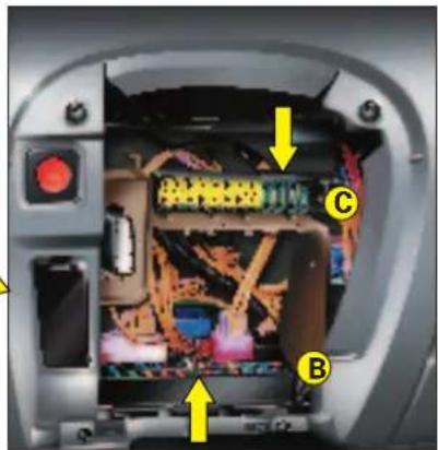 CITROEN C5 (2003) - Kies voor het vervangen van een defecte zekering altijd een met dezelfde sterkte (dezelfde kleur). - 3
