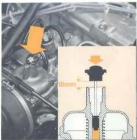 VOLVO 345 (1981) - remvloeistof - 3
