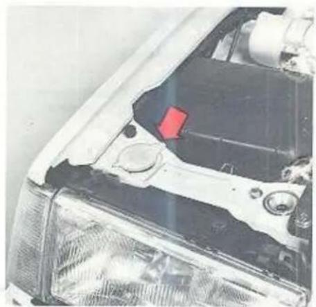VOLVO 760 (1988) - Sproeiers afstellen - 2