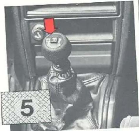VOLVO 760 (1988) - Handgeschakelde versnellingsbak met overdrive (bepaalde landen) - 2