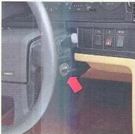 VOLVO 760 (1988) - Start-/stuurslot Stuur instellen - 1
