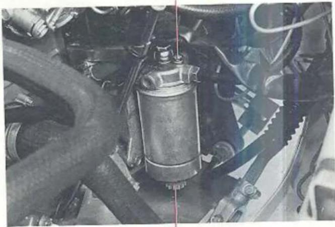 VOLVO 760 GLE TDI (1983) - /ater afstappen uit het brandstofffilter - 1