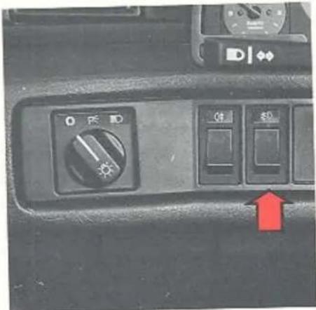 VOLVO 760 GLE TDI (1983) - Mistachterlamp bepaalde landen) - 1