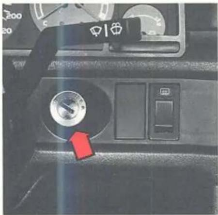 VOLVO 760 GLE TDI (1983) - Start-/stuurslot - 1