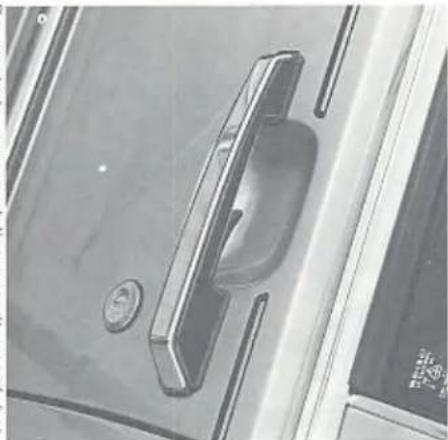 VOLVO 760 GLE Turbo (1985) - Portiferen op slot en van het slot doen - 1