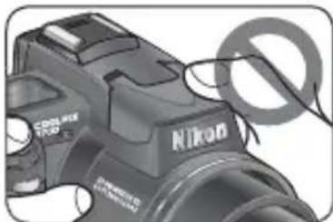 NIKON Coolpix 8700 - De ingebouwde fl itser - 1