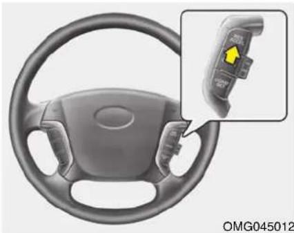 KIA Magentis II - Schakel de cruise control op één van de volgende manieren uit: - 1