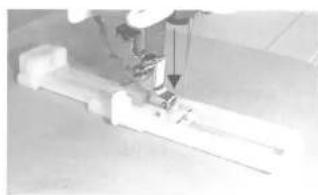 ELNA 2003 - AUTOMATISCHE KNOOPSGATEN (Modellen 2007 en 2005) - 1