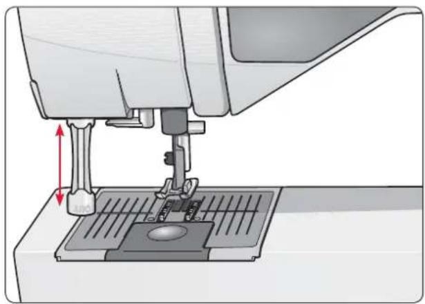 HUSQVARNA Topaz 30 - De steekplaat terugplaatsen - 1