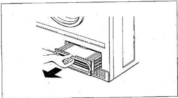 INDESIT CD 200 E - SCHOONMAAK VAN DE CONDENSOR - 1