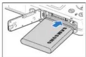 SAMSUNG PL93 - De batterij en geheugenkaart plaatsen - 3