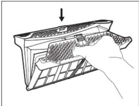 AEG T67682NIH - Cleaning the filter - 3