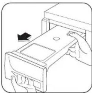 ZANUSSI ZTE 276 - Het waterreservoir legen - 1