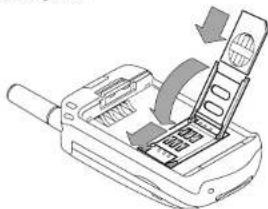 MOTOROLA V3690 - SIM-kaart aanbrengen/verwijderen - 2