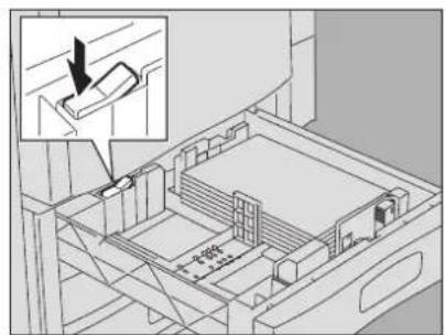TOSHIBA E-Studio 2820c - Druk het met een pijl aangeduide gedeelte (linkerzijde) in ter vergrendeling van de papiergeleider. - 1