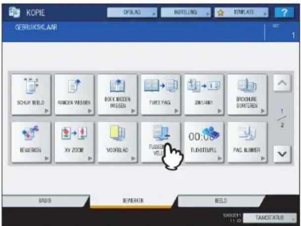 TOSHIBA E-studio 5540C - Druk op [TUSSENLEG VELLEN] in het menu BEWERKEN. - 1