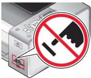 LEXMARK X4800 - Geheugenkaart in de printer plaatsen - 2