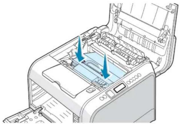 SAMSUNG CLP-550 - De binnenkant van de printer reinigen - 10