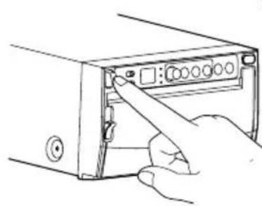 MITSUBISHI P93E - Schakel de spanning in. - 1
