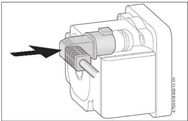 BOSCH 30 HRC II Turbo Tower - Toestel op boiler monteren en aansluiten - 11