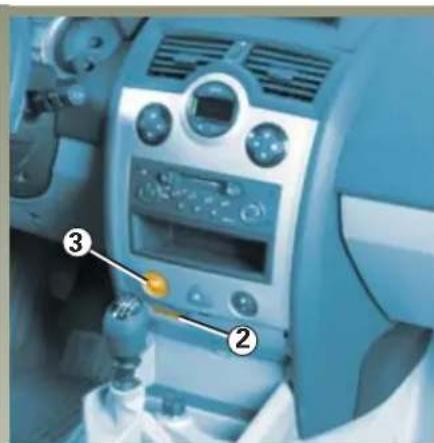 RENAULT Megane (2004) - STILZETTEN VAN DE MOTOR - 1