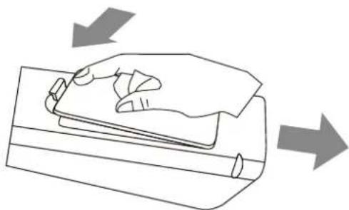 AudioSonic LC-157070 - 3- Fitting the Remote Control Batteries - 3