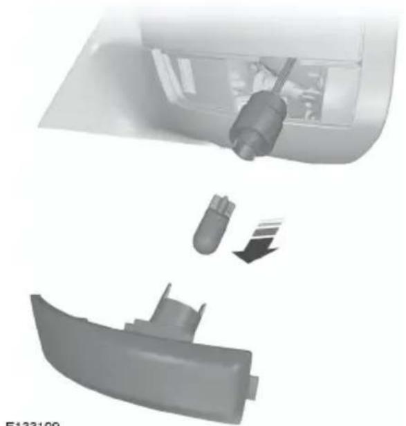 FORD Focus - B8 (2012) - Zijknipperlicht - 4