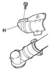 HUSQVARNA 322R - Monteren van zaagbladbeschermkap en zaagblad - 2