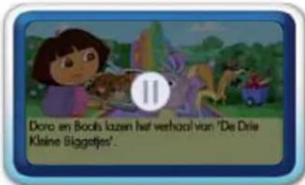 Dora en Boots lazen het verhaal van "De Drie Kleine Biggetjes".