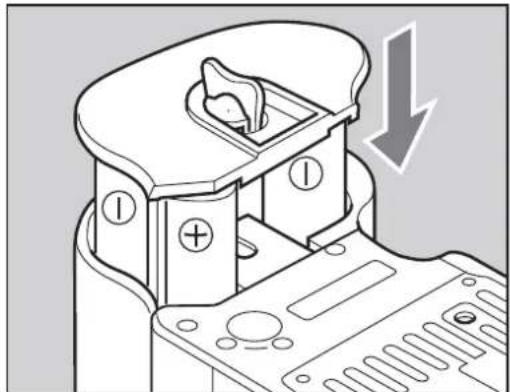MAMIYA DM System - INSERTING THE CAMERA BATTERIES - 3