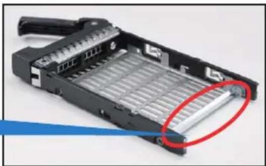 ASUS RS704D-E6/PS8 - Hard disk drives - 3
