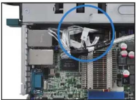 ASUS RS704D-E6/PS8 - Installing ASUS PIKE Riser Card (optional) - 8