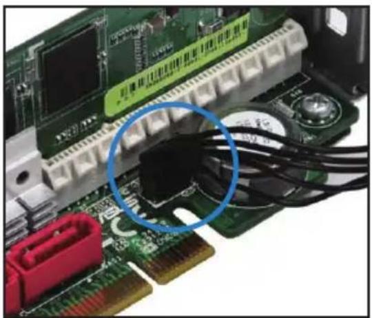 ASUS RS704D-E6/PS8 - Installing ASUS PIKE Riser Card (optional) - 7