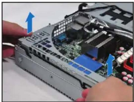 ASUS RS704D-E6/PS8 - Installing ASUS PIKE Riser Card (optional) - 1