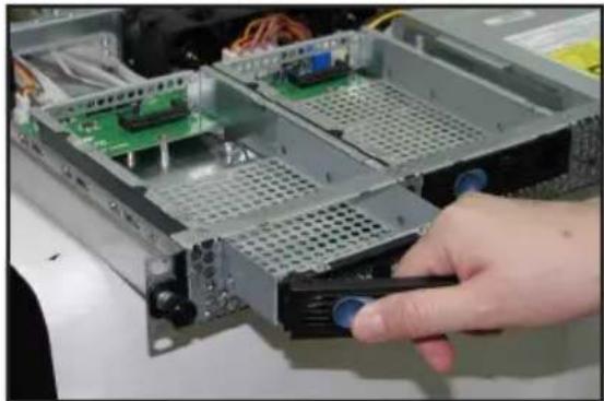 ASUS AP1600R-E2 - 去除内存条 - 1