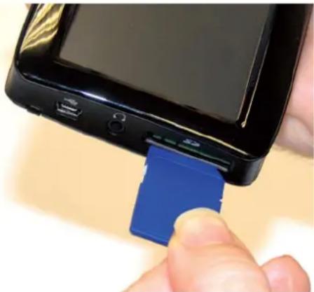 SNOOPER S900 TruckMate - Start Up – Installing the SD Card - 1