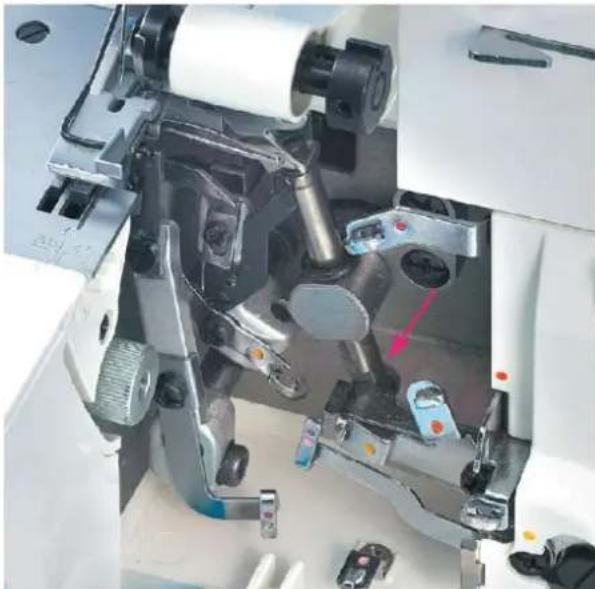 Łucznik Overlock 820D-5 - Wyłącz włącznik maszyny - 1