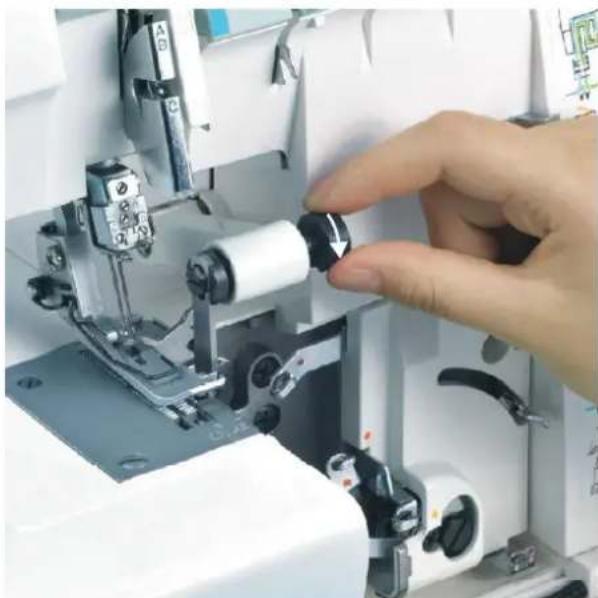 Łucznik Overlock 820D-5 - Wyłącz maszynę za pomocą wyłącznika głównego - 2
