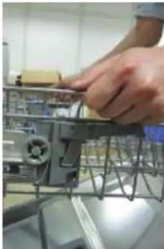 Esatto EDW7CS - Adjusting the upper basket height - 2