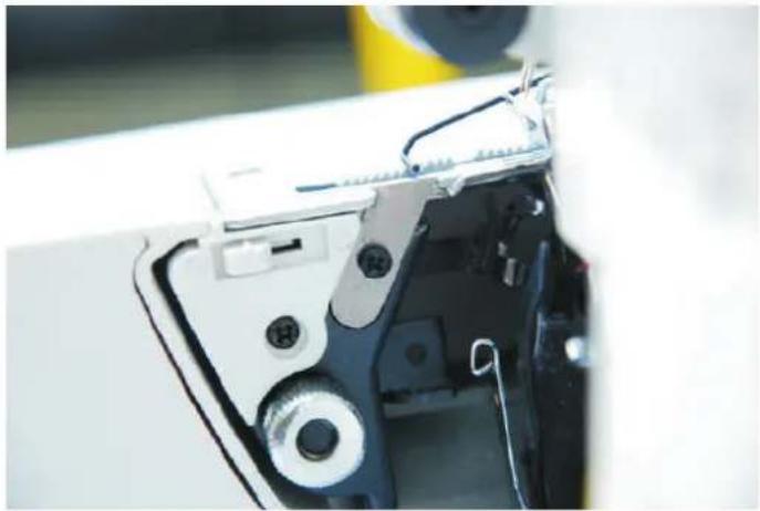 Łucznik Overlock 720D4 - Standardowy ścieg obrzucający i rolujący - 1