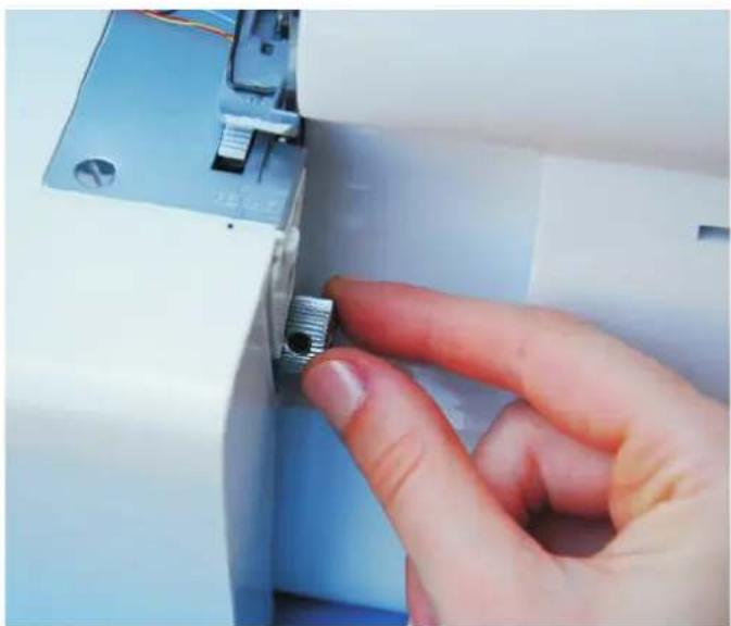 Łucznik Overlock 720D4 - Regulacja szerokości ściegu - 1