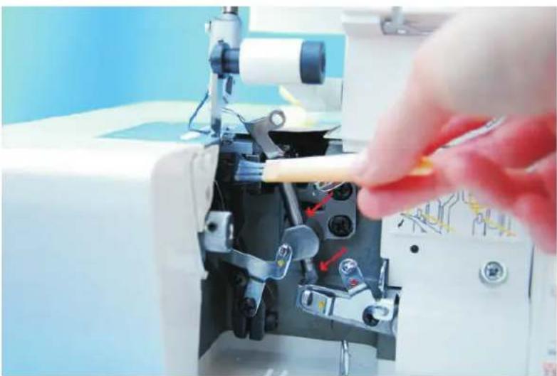 Łucznik Overlock 720D4 - – czyszczenie i oliwienie: - 1