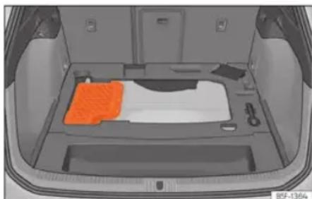 SEAT Leon ST (2021) - Dostęp do akumulatora 12 V - 1