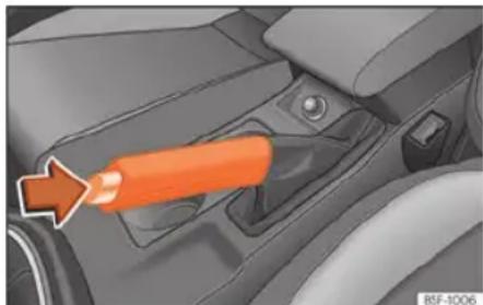 SEAT Leon ST (2019) - Używanie hamulca ręcznego - 1