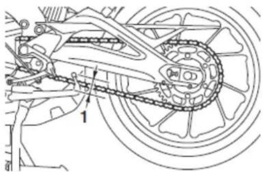 YAMAHA TRACER 9 (2015) - Sprawdzanie zwisu łańcucha napędowego - 1