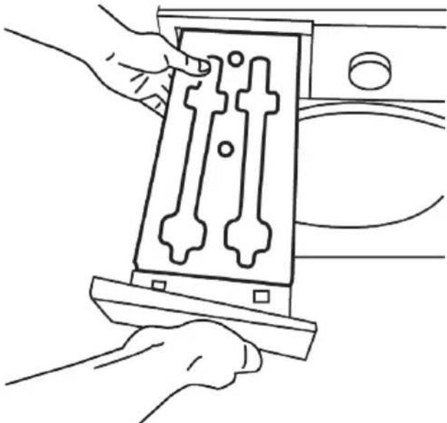 GRUNDIG GT76724W - Aby opróżnić zbiornik na wodę: - 1