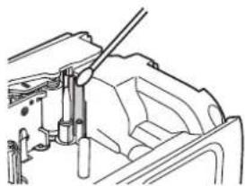 BROTHER PT-E550WVP - Cleaning the Tape Cutter - 2