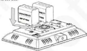 Yongnuo YN600L II - Instalacja baterii - 1