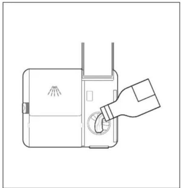 MIDEA MDWEB1004LB-WG-EE - Napełnianie zbiornika płynu nabłyszczającego - 2