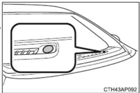 TOYOTA Auris Hybrid (2017) - Czujnik oświetlenia sterujący włączaniem świateł (w niektórych wersjach) - 1